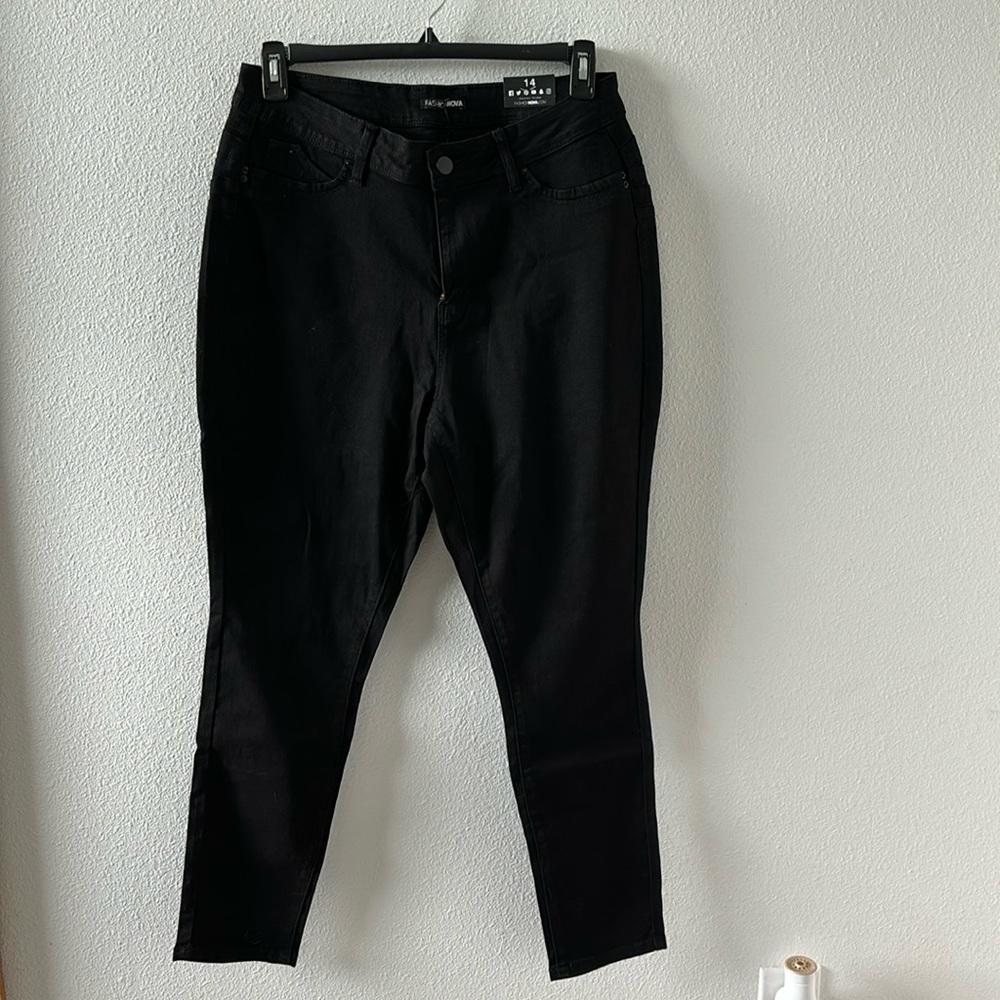 Black skinny jeans